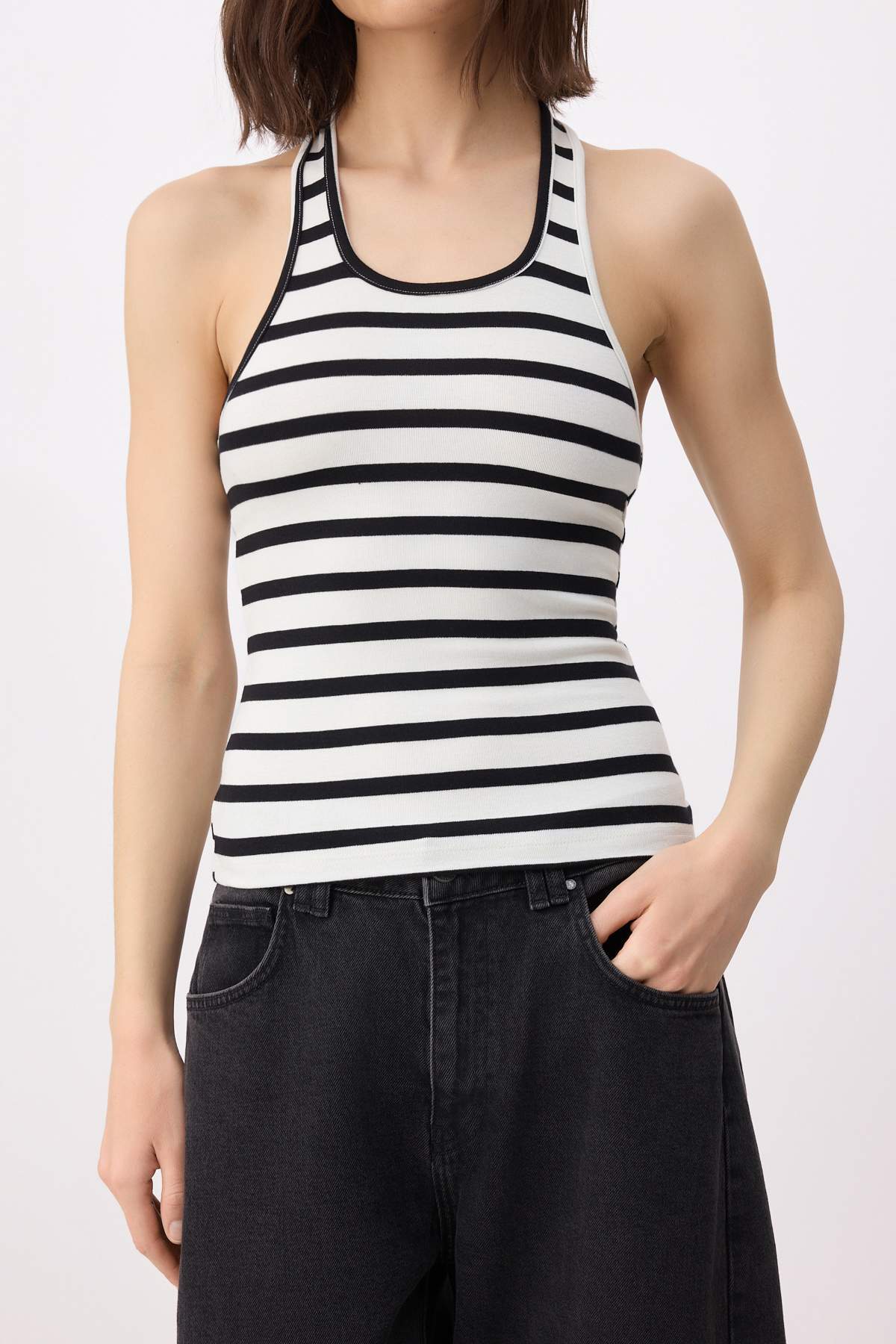 Trendyolmilla  Siyah 2'li Nakışlı Asimetrik Yaka Uzun Kol Crop Örme T-Shirt TWOSS26TS00226 - Görsel 4