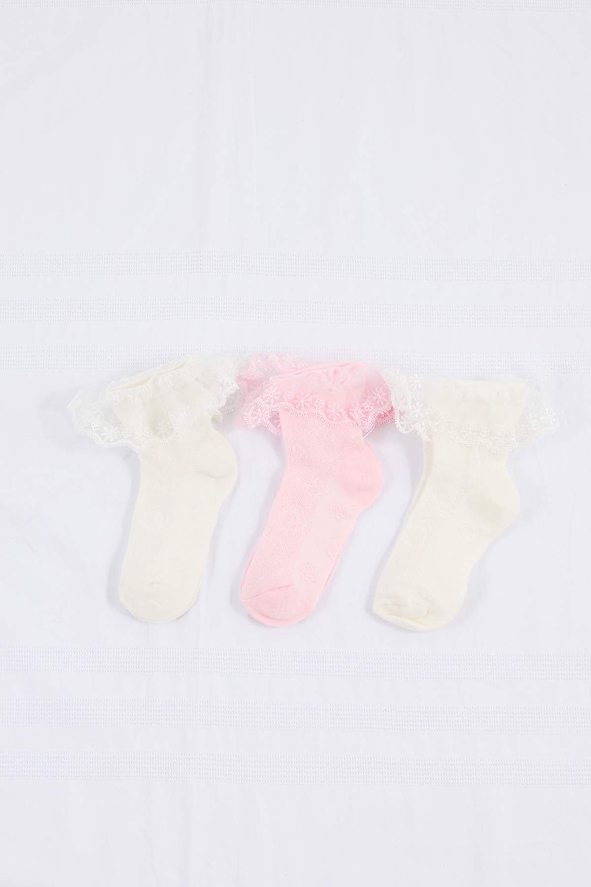Trendyolmilla Kids Pembe-Ekru-Taş Kurdele Detaylı 3'lü Kız Çocuk Çorap TKDSS26CO00004