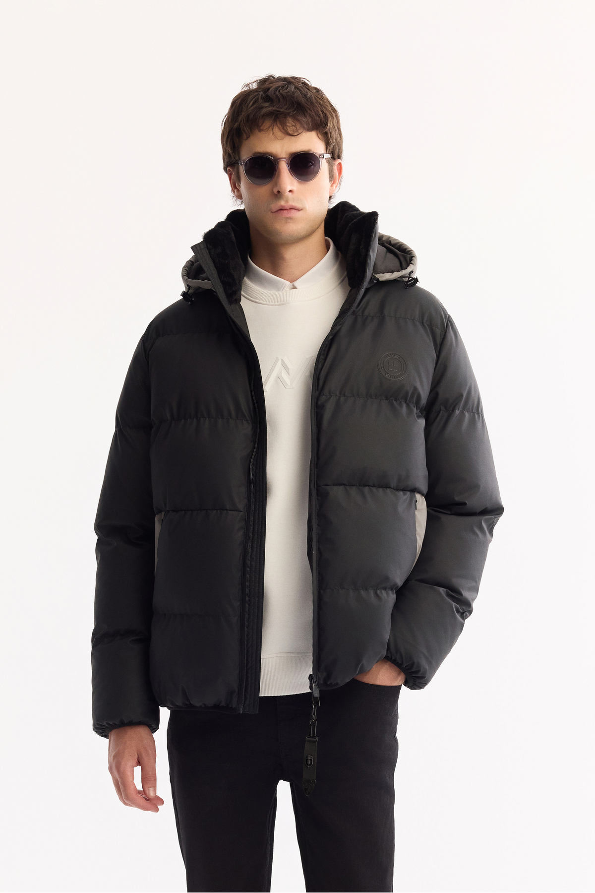 Avva  Erkek Siyah Kapüşonlu Su İtici Rüzgar Geçirmez -10°C Dayanıklı Şişme Regular Fit Mont A52Y6150