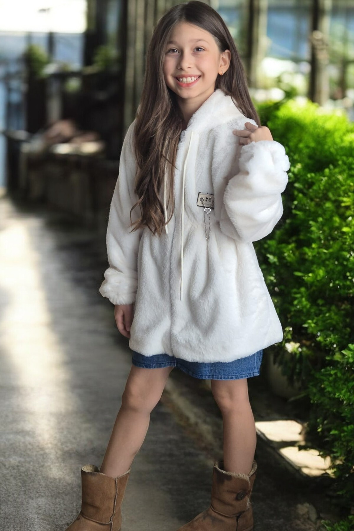 QUB CLUB Kız Çocuk İçi Astarlı Beyaz Astarlı  Peluş Ceket Mont Kaban fotoğrafı 2 (önizleme)