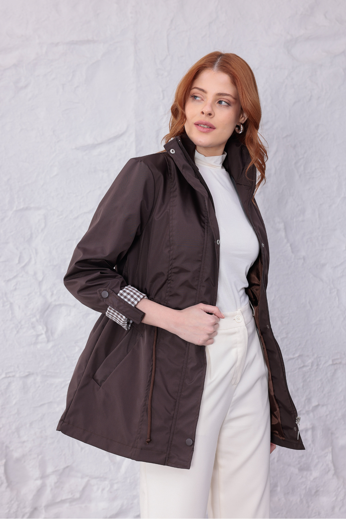 Yeys Shop  Kahverengi Pötikare Manşetli Yağmurluk - Görsel 4