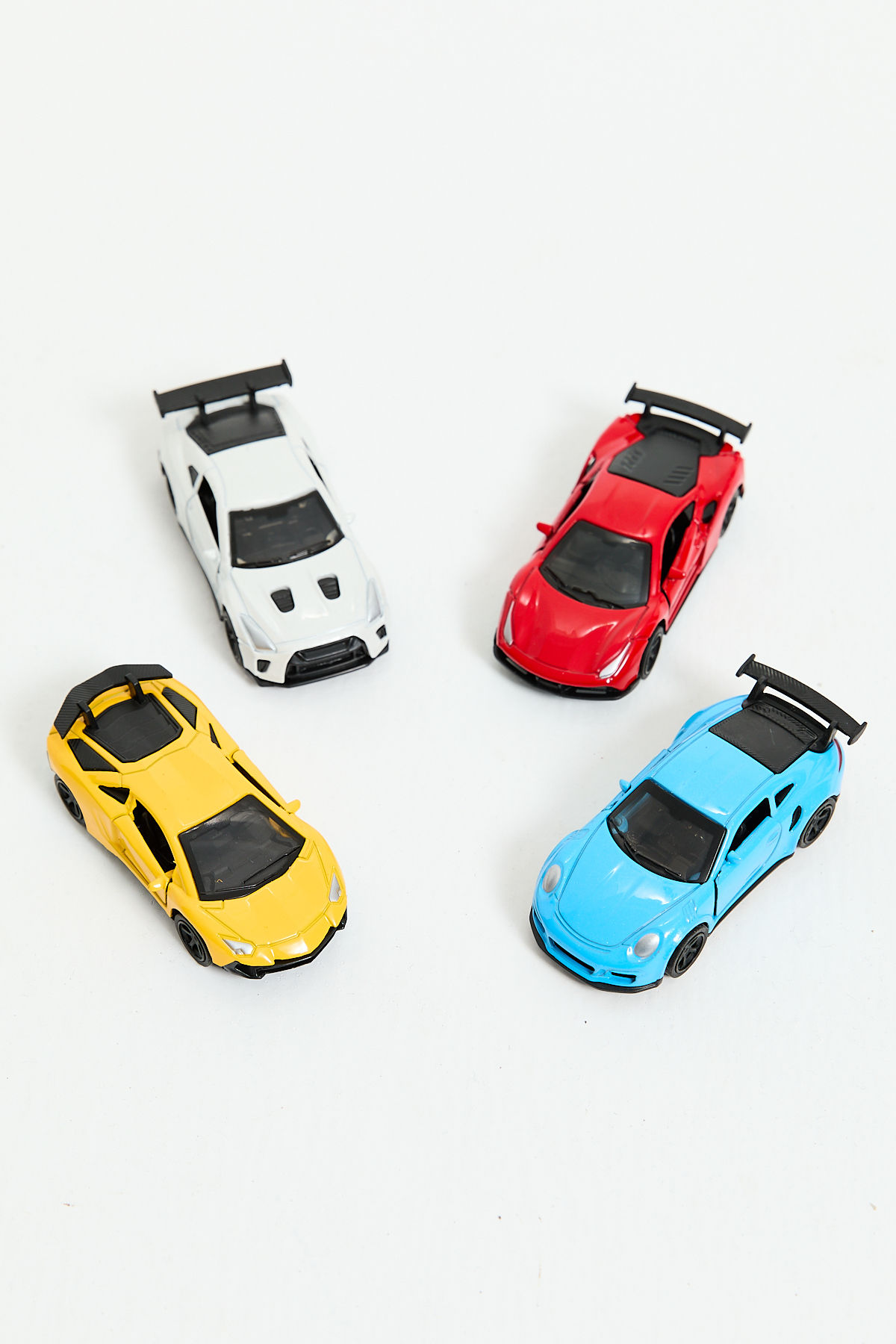 KentOyuncaK 4’lü Çek-Bırak Diecast 1:64 Ölçekli Yarış Arabaları – Set 04 fotoğrafı 5 (önizleme)