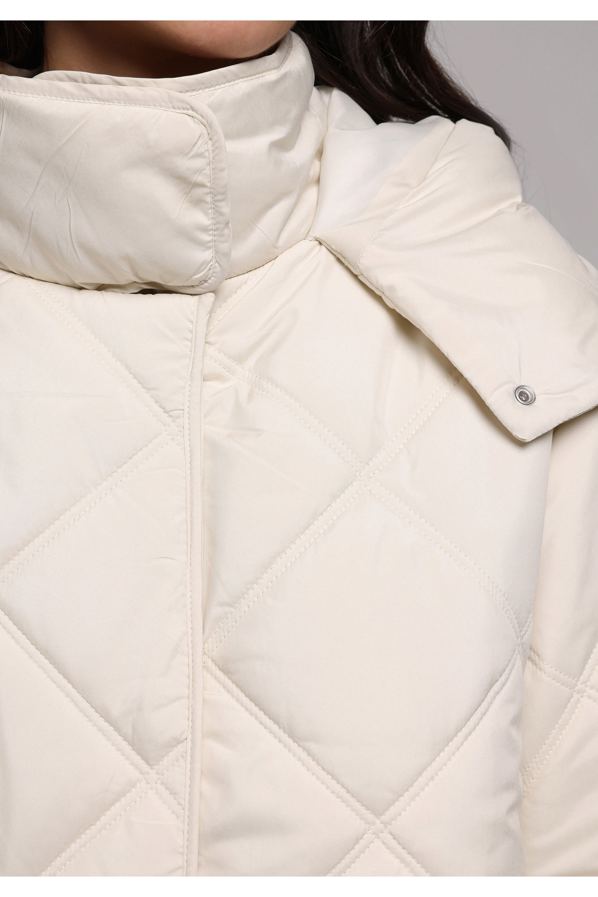 Colin’s  Regular Fit Kapüşonlu Fermuarlı Astarlı Suya Dayanıklı Kadın Ekru Mont - Görsel 4