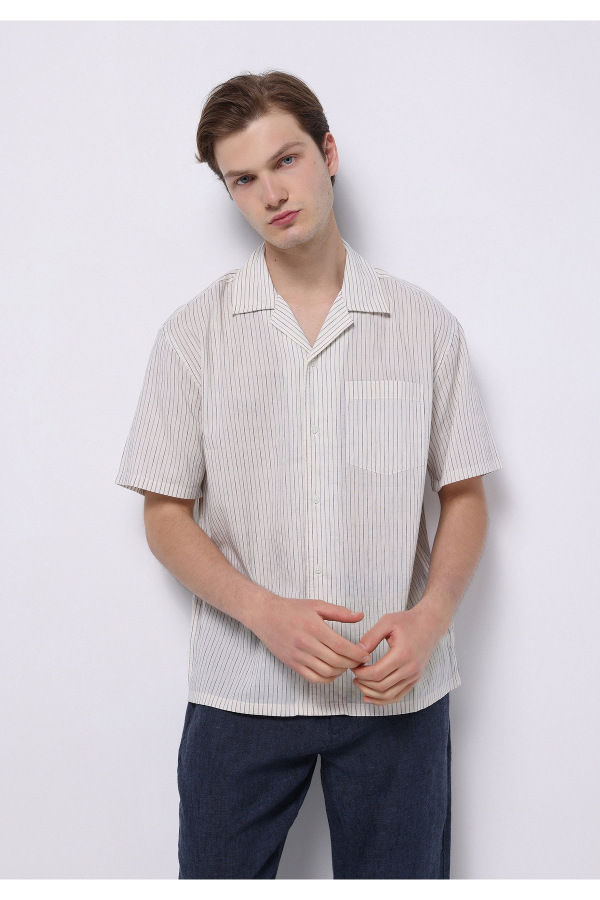 پیراهن آستین کوتاه مردانه راه راه یقه گرد مدل Boxy Fit Shirt کالینز پیراهن Colin's