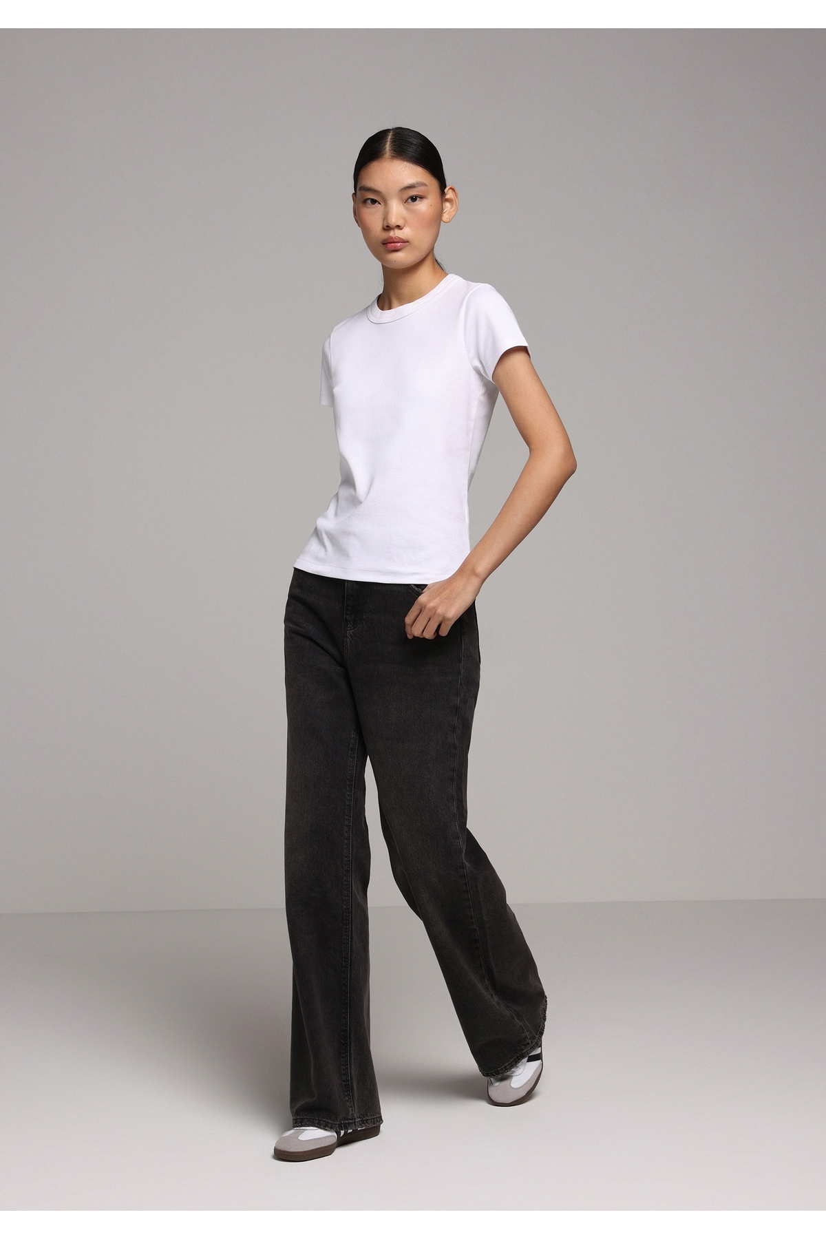 Colin’s  Slim Fit Yuvarlak Yaka Pamuklu Düz Kadın Beyaz Kısa Kol Tişört - Görsel 3