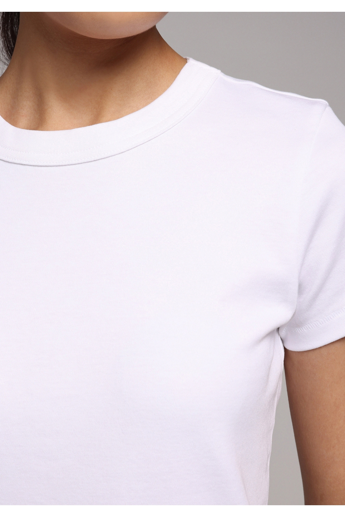Colin’s  Slim Fit Yuvarlak Yaka Pamuklu Düz Kadın Beyaz Kısa Kol Tişört - Görsel 4