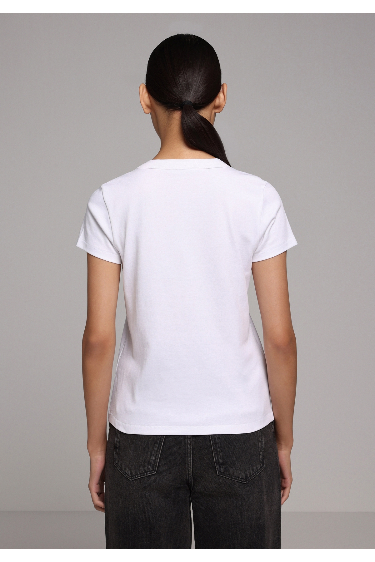 Colin’s  Slim Fit Yuvarlak Yaka Pamuklu Düz Kadın Beyaz Kısa Kol Tişört - Görsel 2