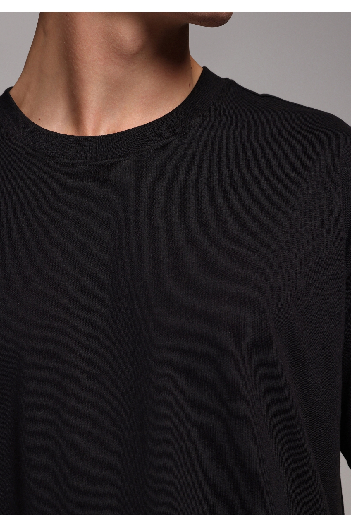 Colin’s  Comfort Fit Yuvarlak Yaka Düz Erkek Siyah Kısa Kol Tişört - Görsel 4