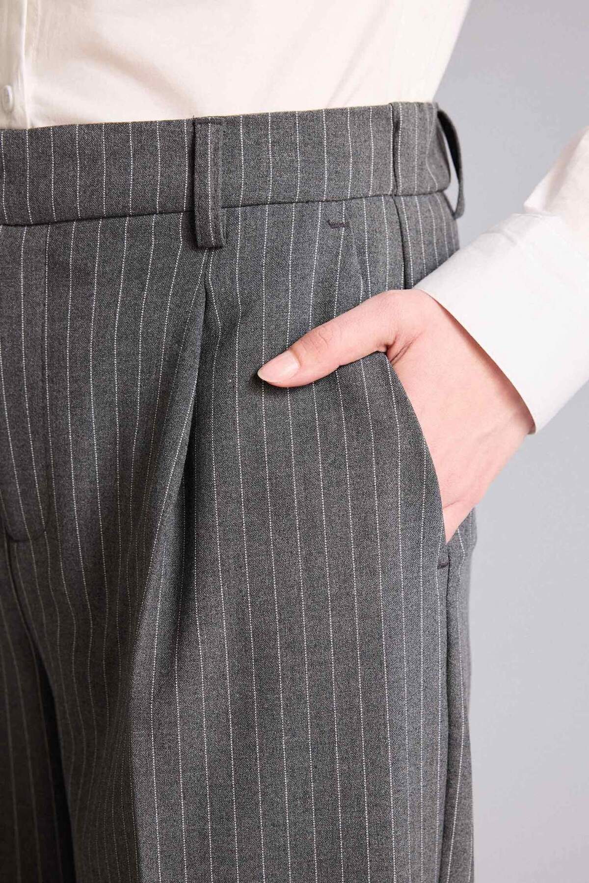 DeFacto Wıde Leg Fermuarlı Yüksek Bel Standart Boy Pantolon G8295AX26SP görsel 5