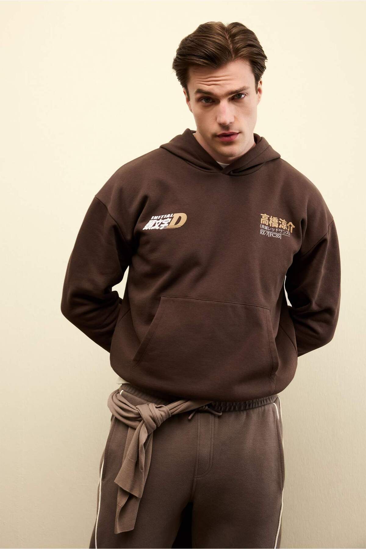 DeFacto Pamuklu Inıtıal D Boxy Fit Kapüşonlu Baskılı Kalın Sweatshirt Kumaşı Sweatshirt F9760AX26SP görsel 3