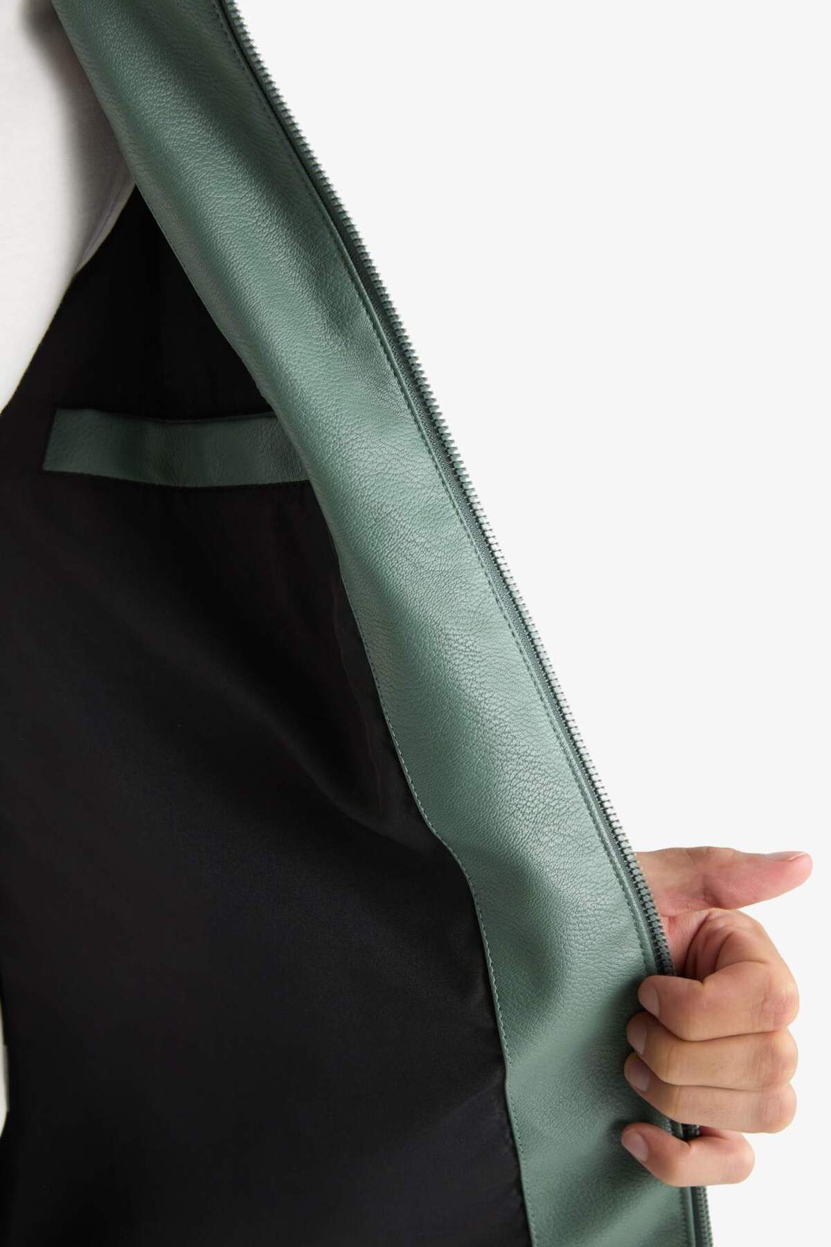 Defacto  Su İtici Slim Fıt Suni Deri Mont D8525AX26SP - Görsel 6