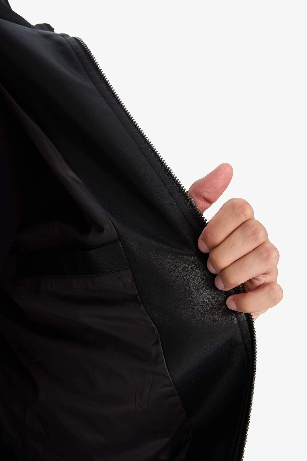 Defacto  Slım Fıt Dik Yaka Astarlı Fermuarlı Suni Deri Mont F7743AX26SP - Görsel 6