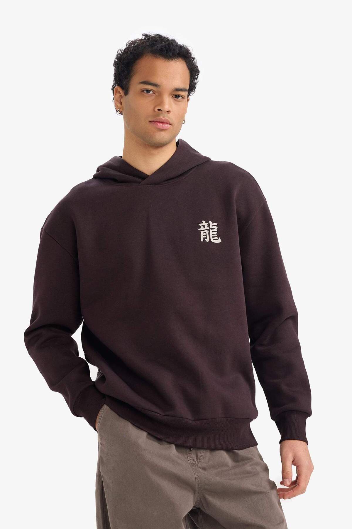 DeFacto Pamuklu Boxy Fit Kapüşonlu Baskılı Sweatshirt F8188AX26SP görsel 3
