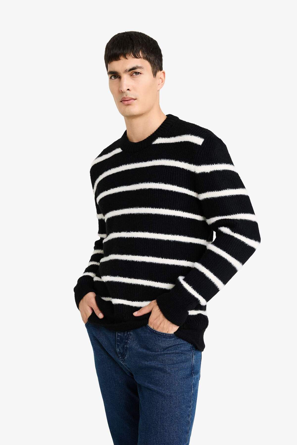 ژاکت بافتنی راه راه استاندارد Fit Crew F8077AX25WN — مشکی — تصویر 3 از 4
