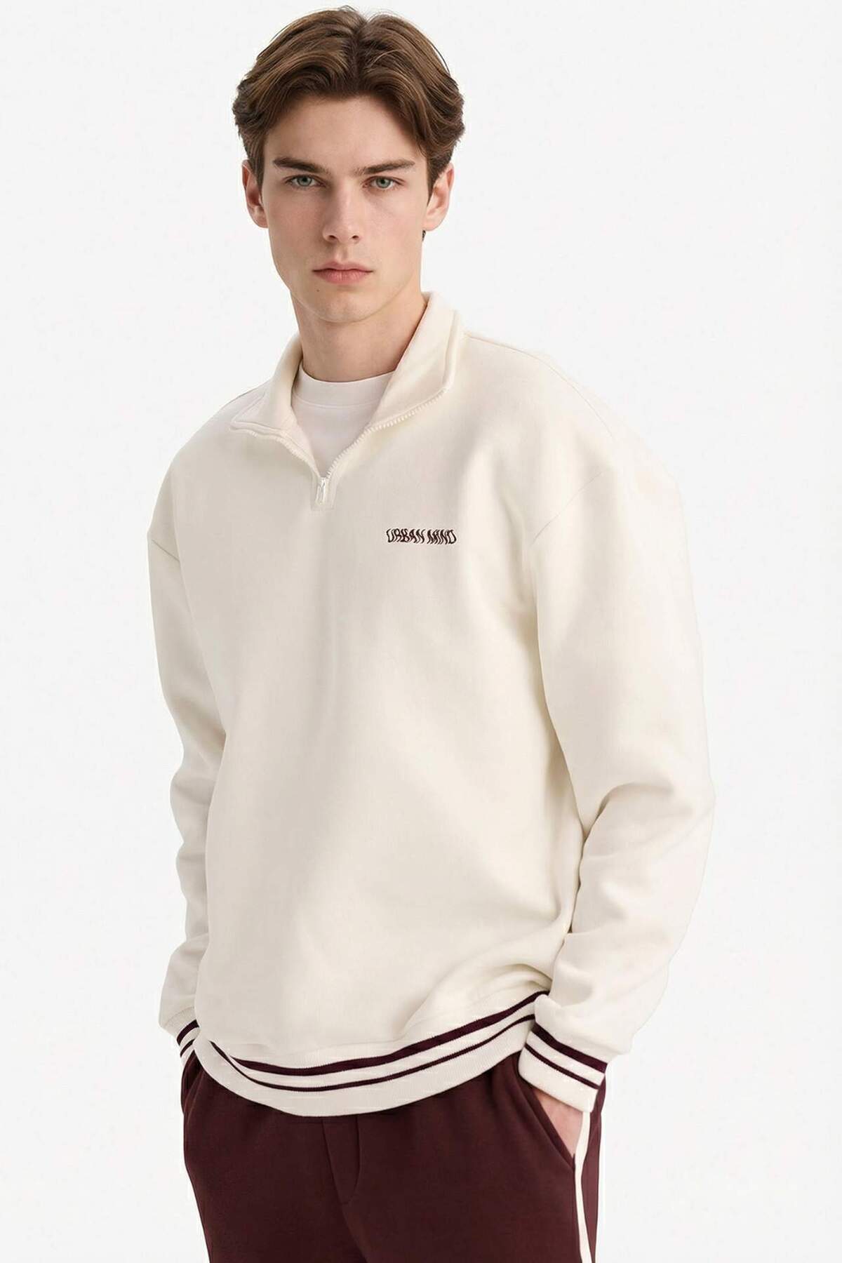 DeFacto Boxy Fit Dik Yaka Yarım Fermuarlı Baskılı Sweatshirt G6476AX25WN görsel 3
