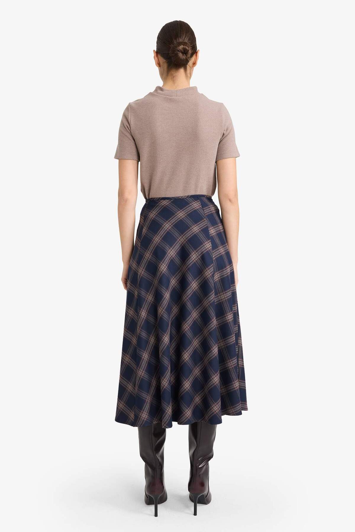 Defacto  A Kesim Kareli Normal Bel Midi Etek G6908AX25WN - Görsel 5