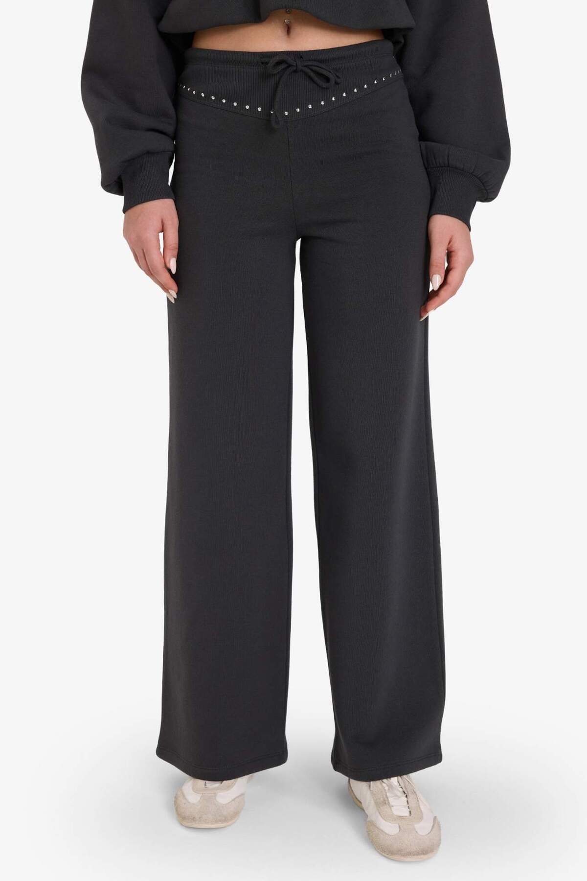 DeFacto Straight Fit Beli Bağcıklı Geniş Paça Eşofman Altı G7373AX25CW görsel 4