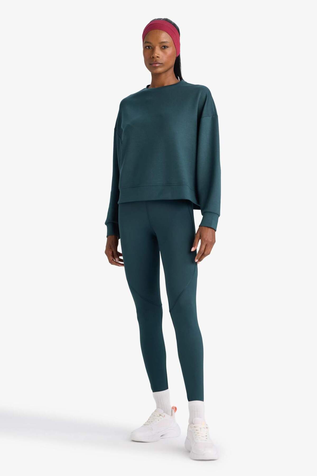 DeFacto Ultra Yumuşak Oversize Geniş Kalıp Bisiklet Yaka Modal Sweatshirt E8954AX25AU görsel 2