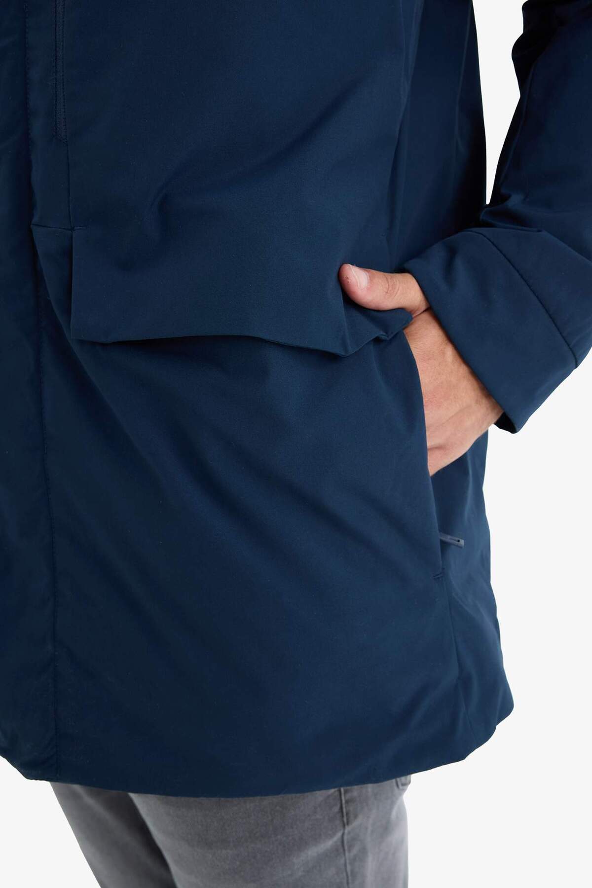 DeFacto REGULAR FIT Su İtici Kapüşonlu Mont E9248AX25WN görsel 5