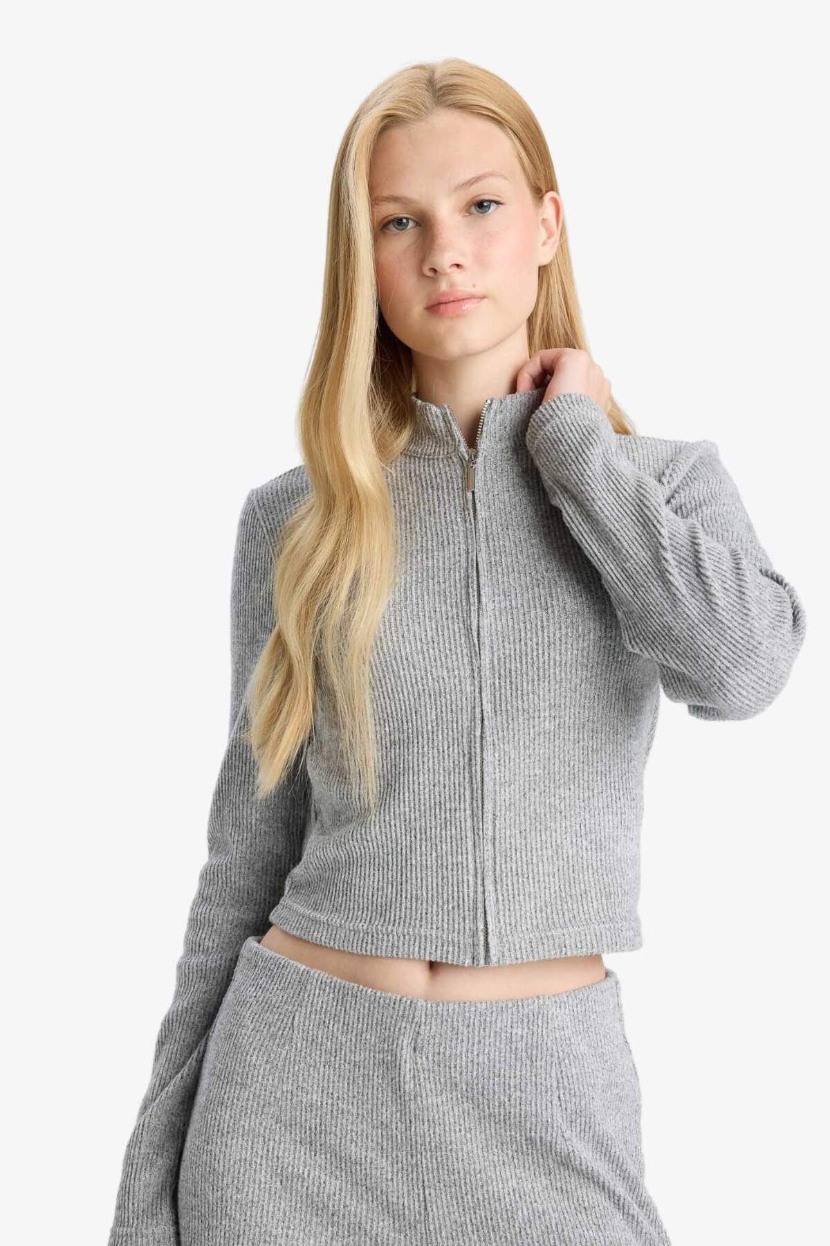 DeFacto Dik Yaka Fermuarlı Sweatshirt F0999AX25WN görsel 3
