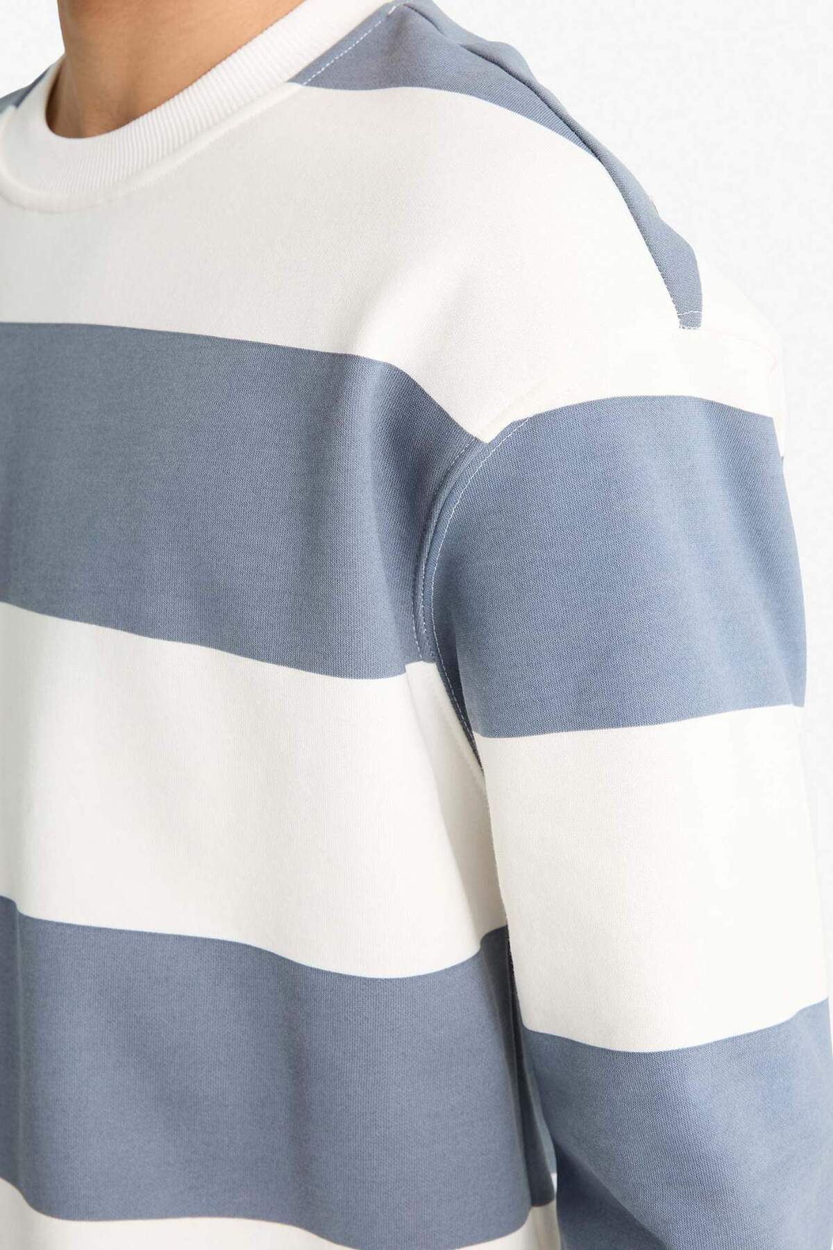 DeFacto Boxy Fit Bisiklet Yaka Çizgili Sweatshirt F4641AX25AU görsel 5