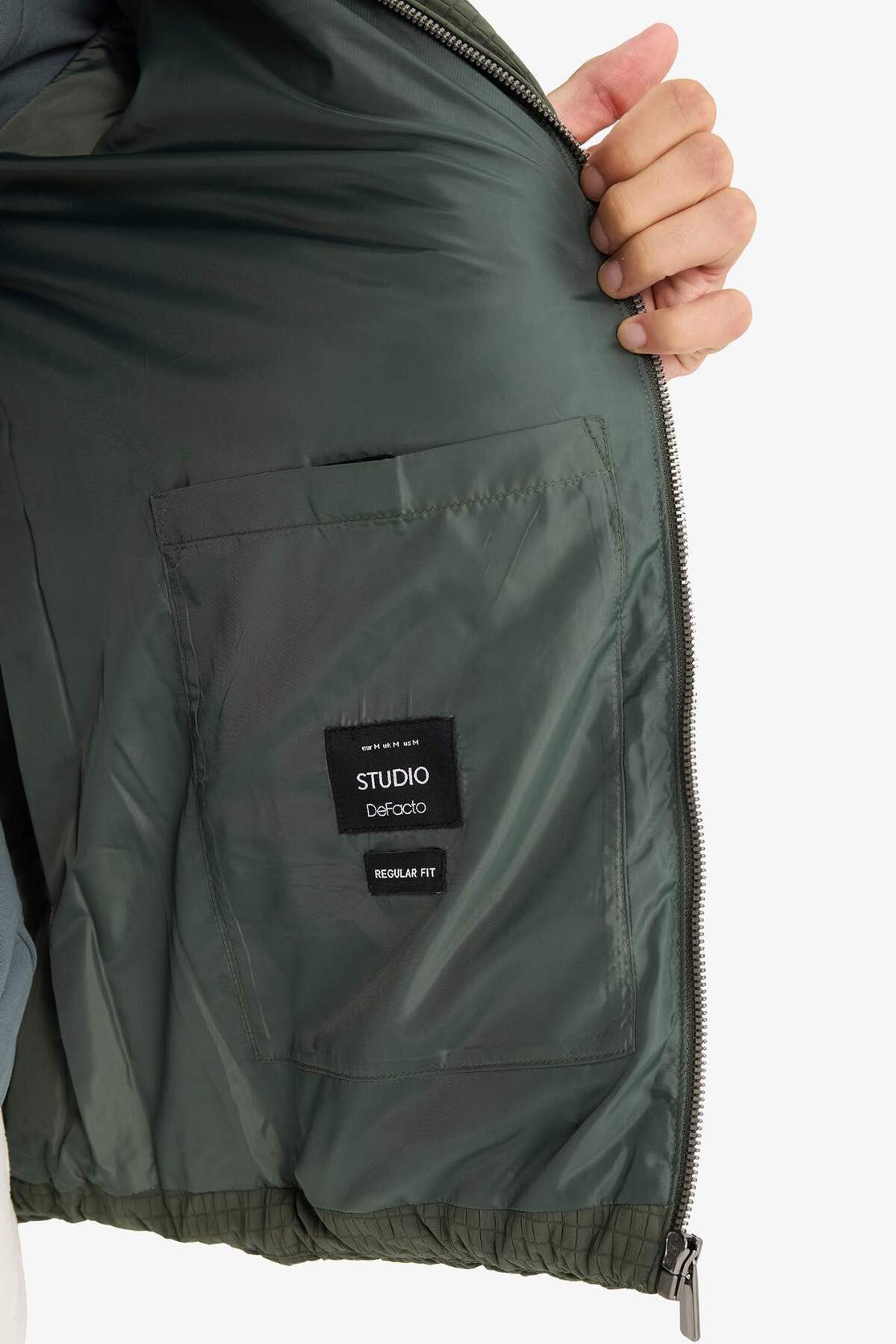 Defacto  Regular Fit Dik Yaka Astarlı Fermuarlı Cepli Kışlık Mont F0418AX25WN - Görsel 6