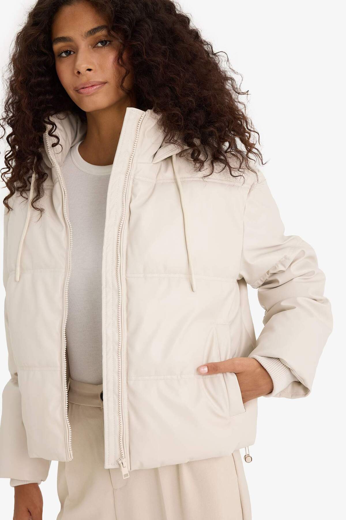 Defacto  Regular Fıt Kapüşonlu Polar Astarlı Suni Deri Mont F2142AX25WN - Görsel 4