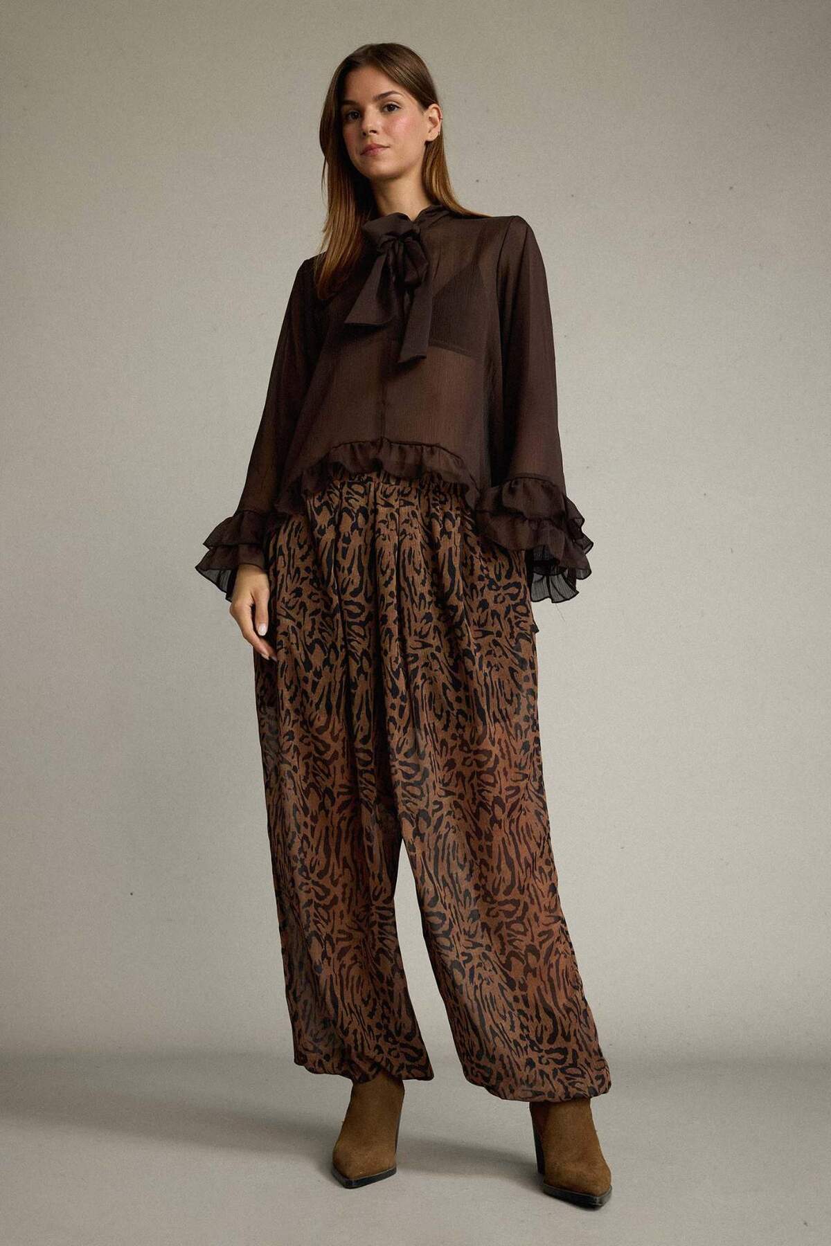DeFacto Relax Fit Normal Bel Leopar Desenli Şifon Pantolon G5653AX25WN