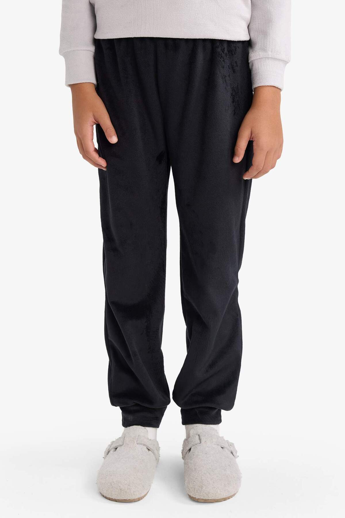 Defacto Pijama Takımı Kadife Baskılı Uzun Kollu Üst Uzun Alt Erkek Çocuk F0878A825WN fotoğrafı 5 (önizleme)