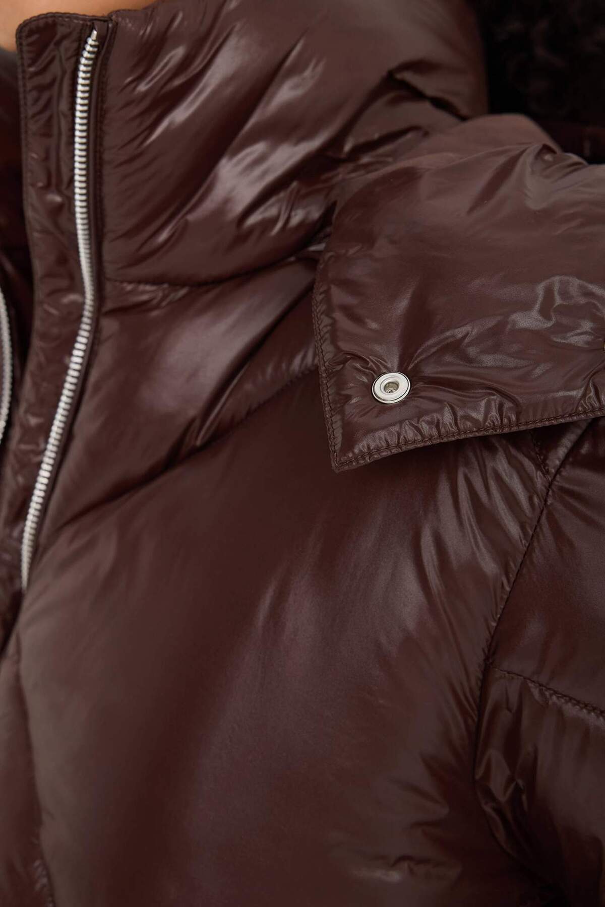 DeFacto Su İtici Regular Fit Kapüşonlu Mont F2823AX25WN görsel 5