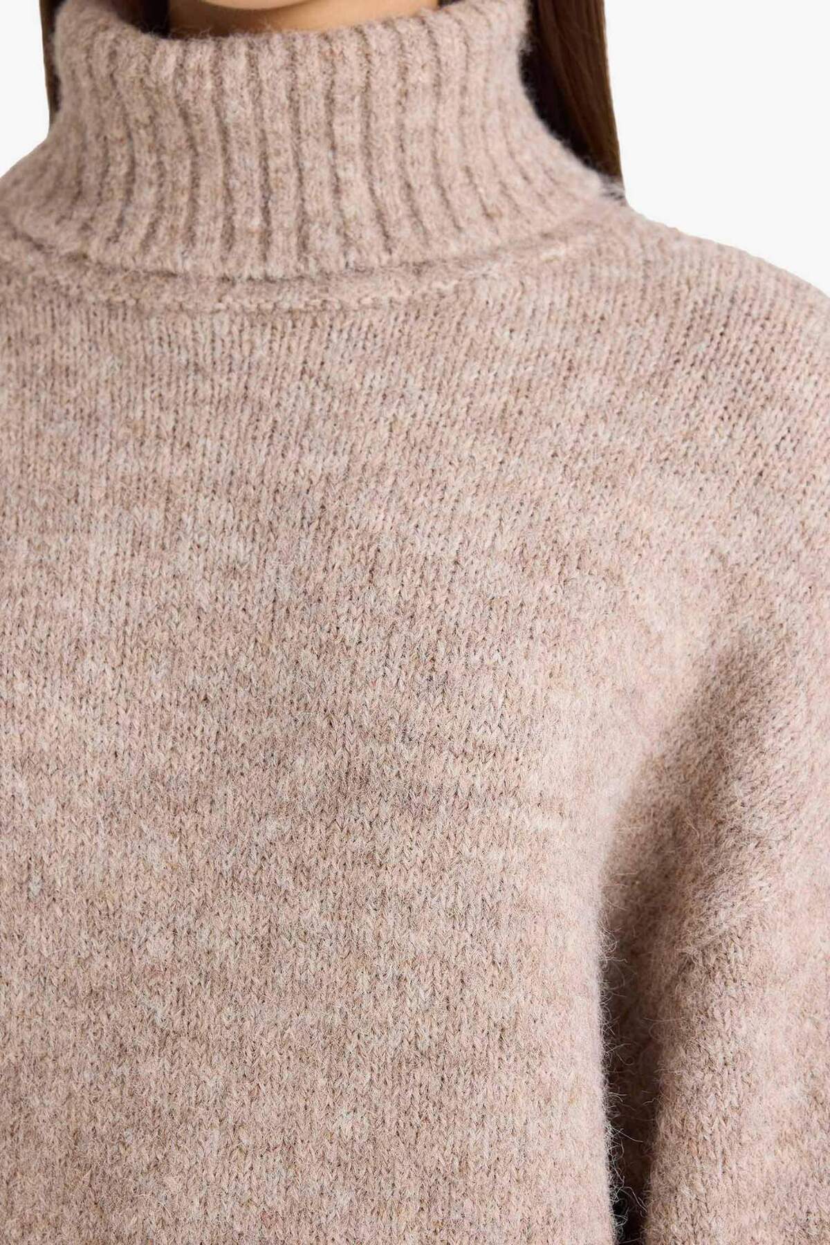 DeFacto Yün Karışımlı Balıkçı Yaka Oversize Fit Triko Kazak F3252AX25WN görsel 5