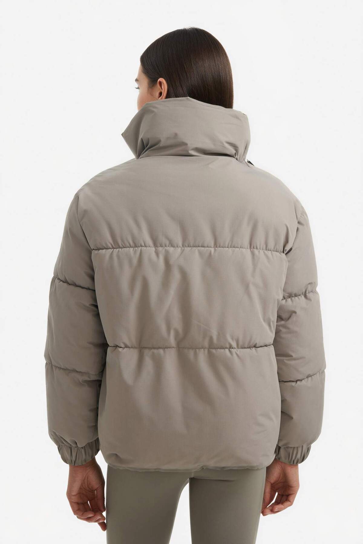 Defacto  Su İtici Oversize Fit Geniş Kalıp Dik Yaka Fermuarlı Çıtçıtlı Cepli Şişme Mont E9266AX25WN - Görsel 5