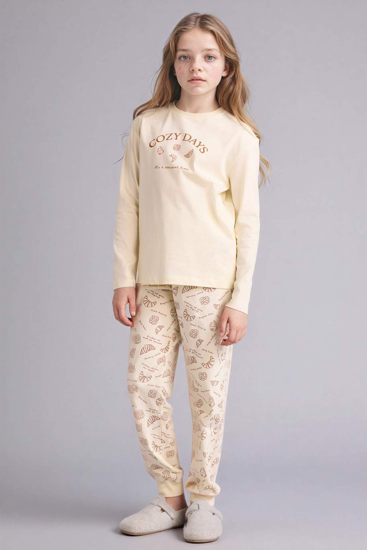 Defacto %100 Pamuklu Baskılı Beli Lastikli Pijama Takımı Kız Çocuk F6231A825WN fotoğrafı 2 (önizleme)