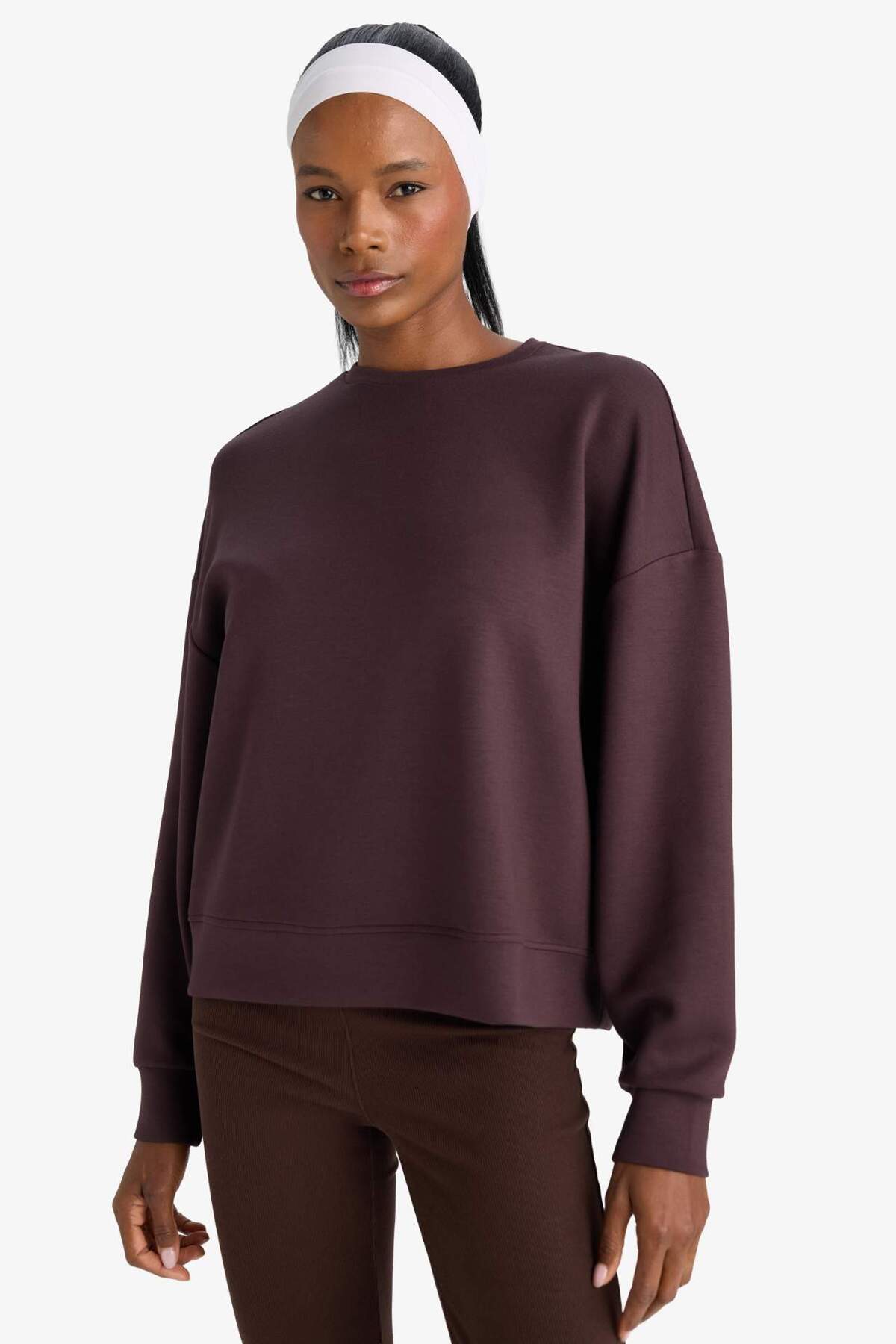 DeFacto Ultra Yumuşak Oversize Geniş Kalıp Bisiklet Yaka Modal Sporcu Sweatshirt E8954AX25AU görsel 3