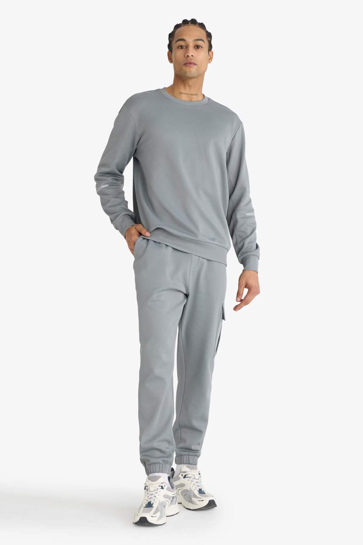 DeFacto Sıcak Tutan Standart Fit Bisiklet Yaka Sporcu Sweatshirt F2379AX25WN görsel 2