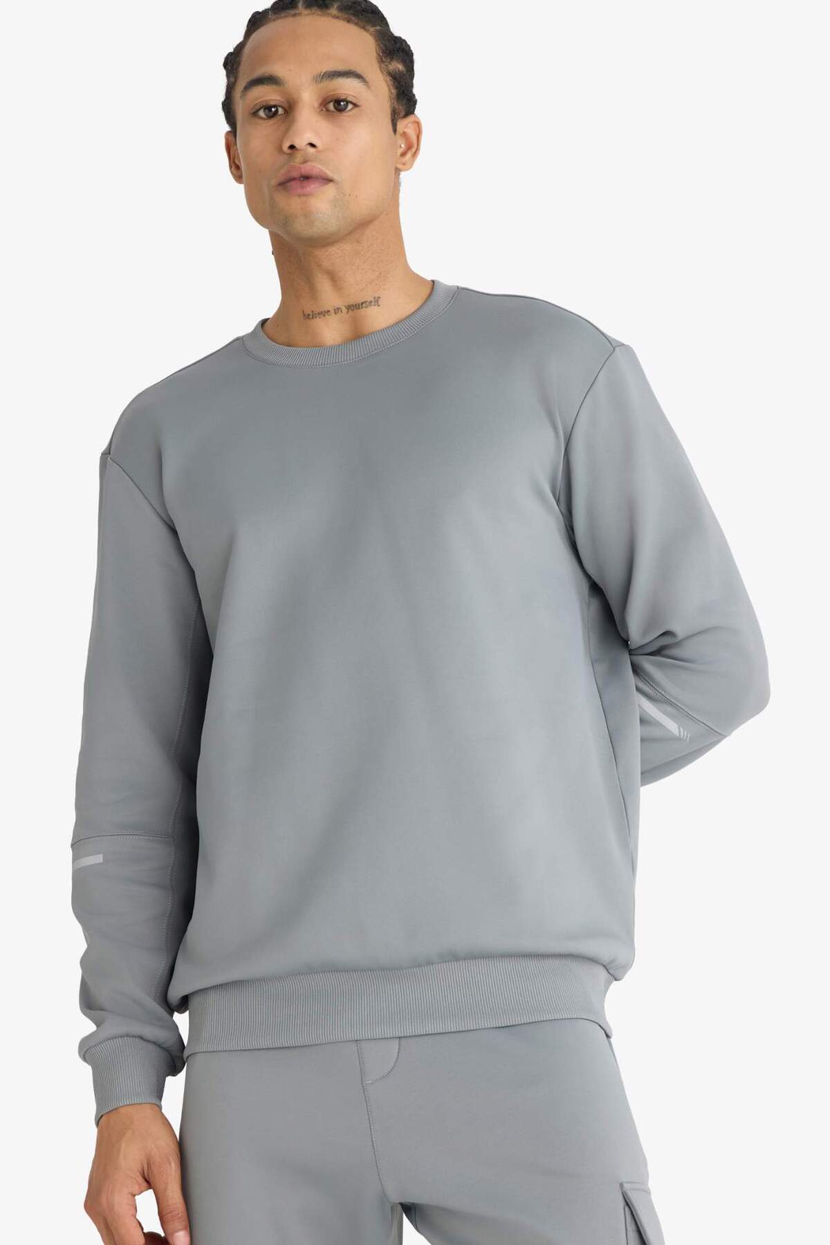 DeFacto Sıcak Tutan Standart Fit Bisiklet Yaka Sporcu Sweatshirt F2379AX25WN