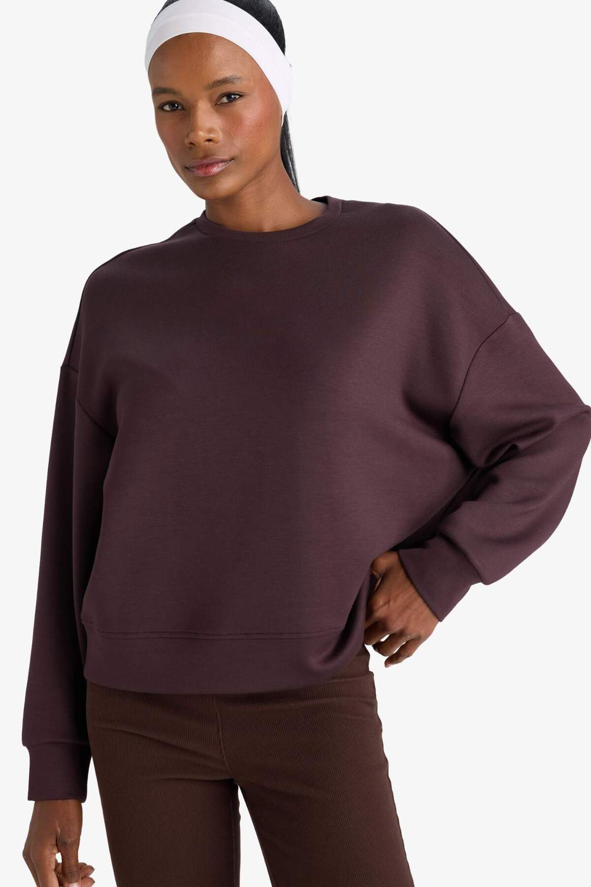 DeFacto Ultra Yumuşak Oversize Geniş Kalıp Bisiklet Yaka Modal Sporcu Sweatshirt E8954AX25AU