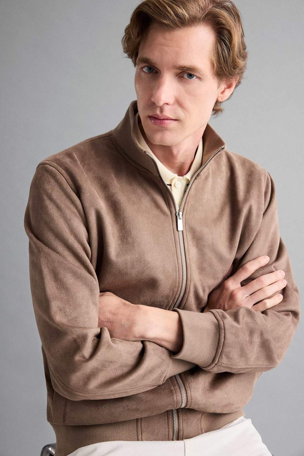 Defacto  Slim Fit Dar Kesim Dik Yaka Astarlı Fermuarlı Cepli Süet Mevsimlik Baharlık Mont D1524AX25AU - Görsel 3