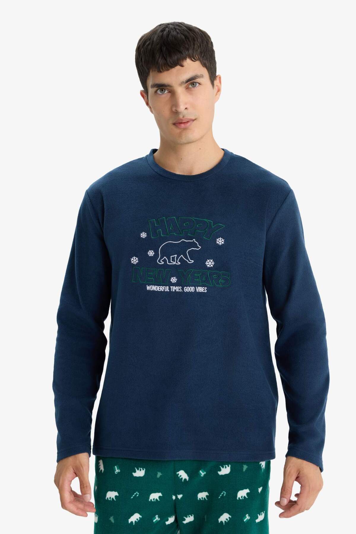 DeFacto Ultra Yumuşak Pijama Takımı Regular Fit Polar Baskılı Uzun Kollu Üst Desenli Uzun Alt F4671AX25WN görsel 3