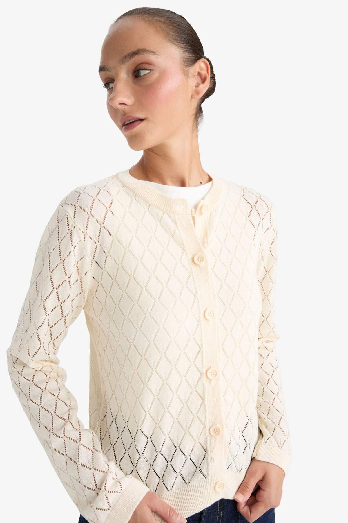 Defacto  Regular Fit Bisiklet Yaka Ajurlu Düğmeli Triko Hırka G0191AX25AU - Görsel 4