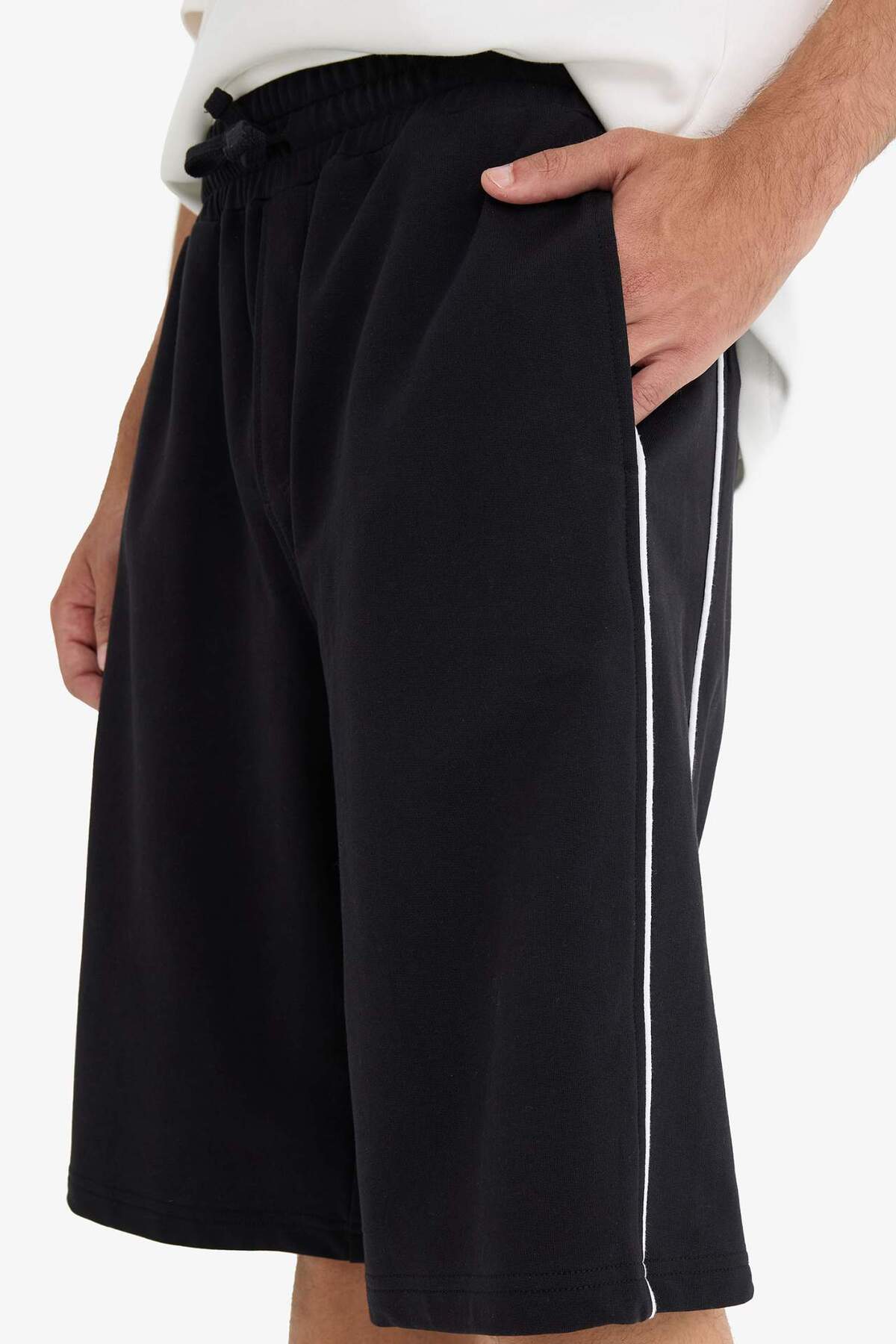 Defacto  Baggy Fit Beli Bağcıklı Düz Paça Şort F0185AX25SM - Görsel 5