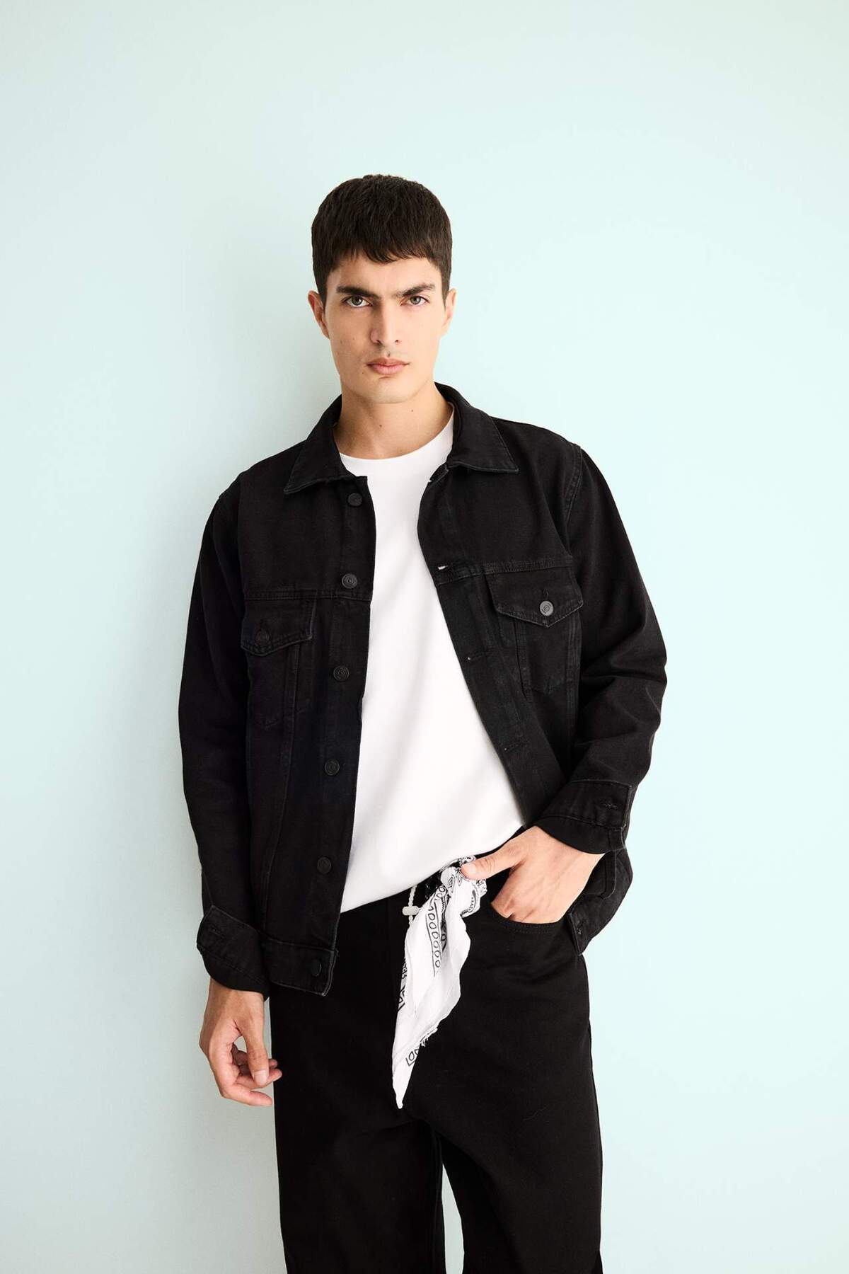 Defacto  Regular Fit Düğmeli Cepli Denim Ceket F4738AX25AU - Görsel 2