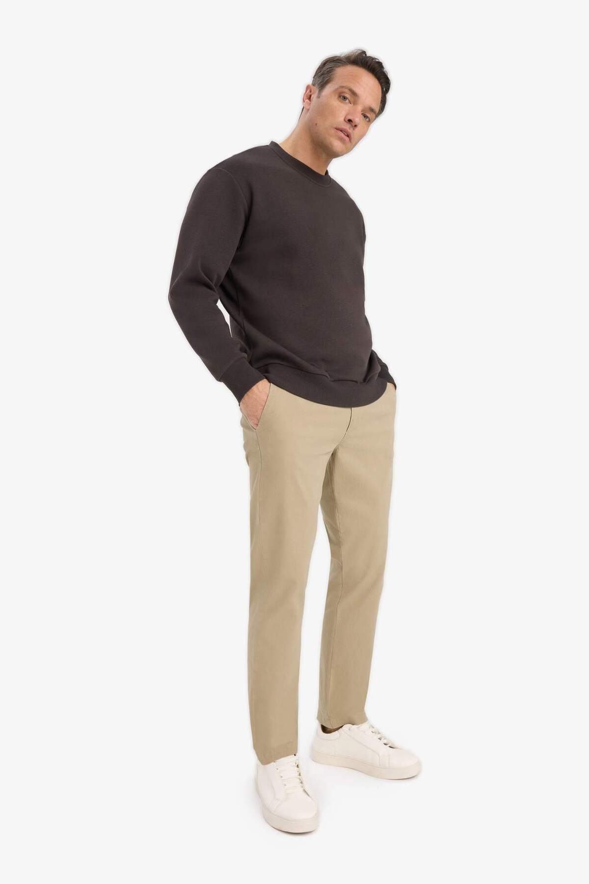 DeFacto Relax Fit Bisiklet Yaka Kalın İçi Yumuşak Tüylü Basic Düz Sweatshirt T5139AZ25AU görsel 2