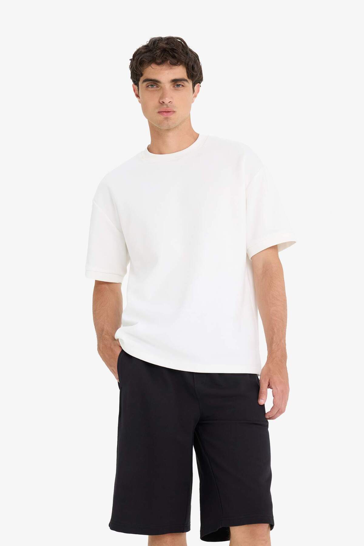 Defacto  Baggy Fit Beli Bağcıklı Düz Paça Şort F0185AX25SM - Görsel 4