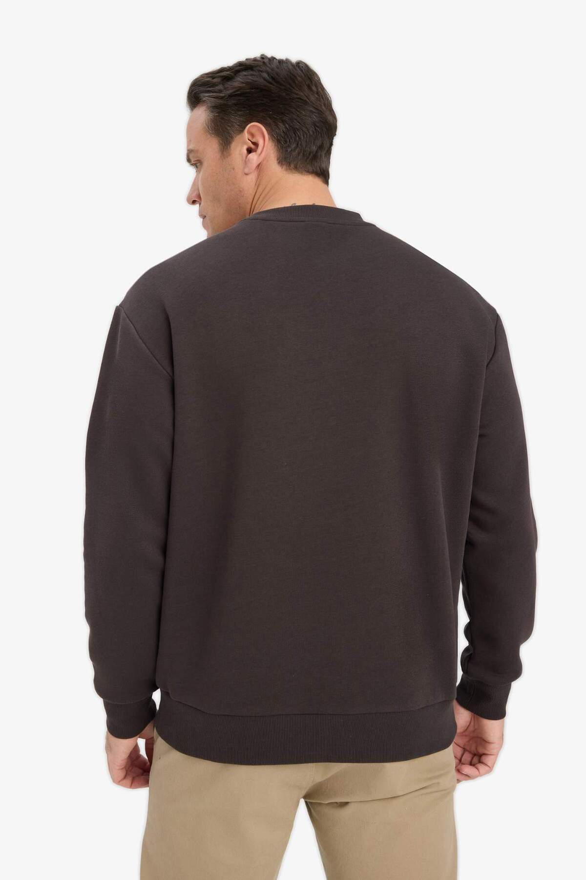DeFacto Relax Fit Bisiklet Yaka Kalın İçi Yumuşak Tüylü Basic Düz Sweatshirt T5139AZ25AU görsel 5