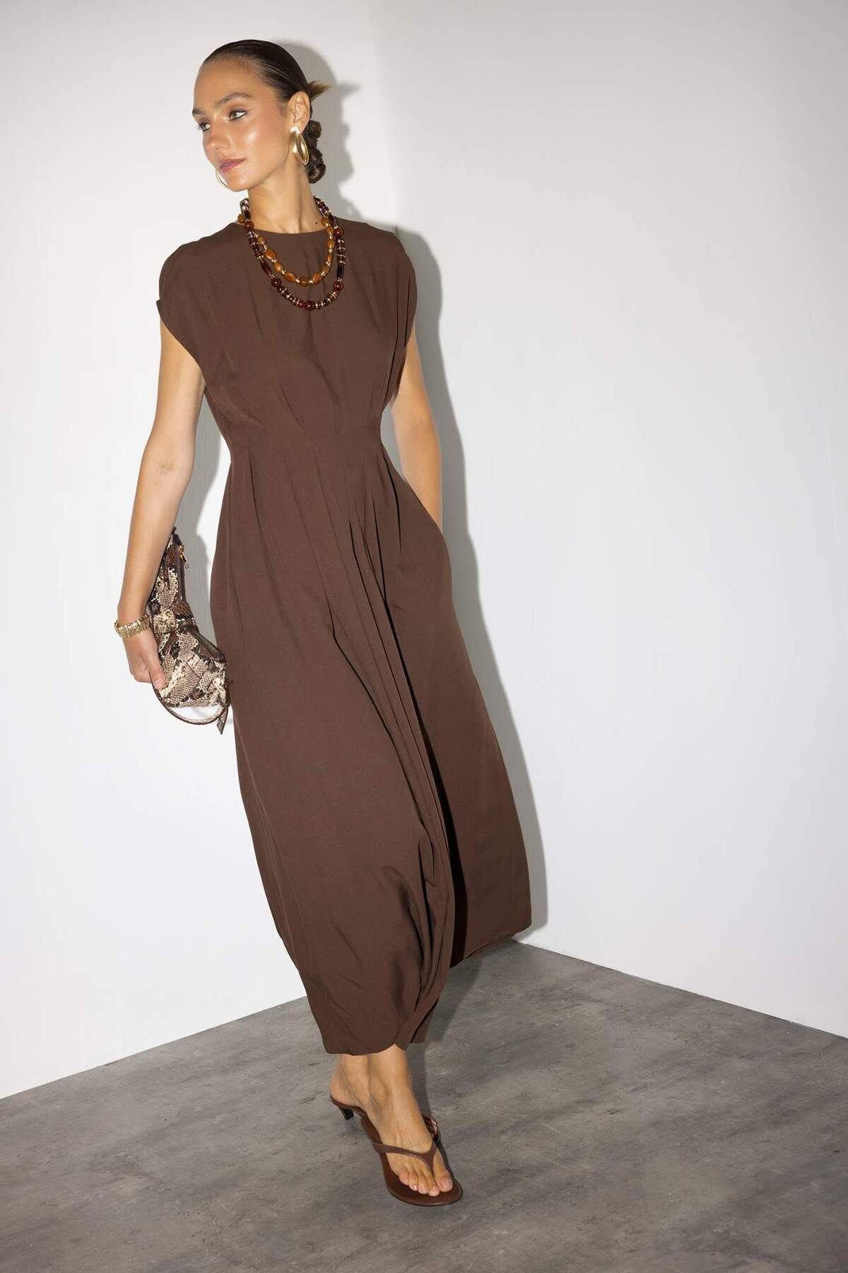 Defacto  Bisiklet Yaka Keten Karışımlı Kısa Kollu Maxi Elbise G1461AX25AU - Görsel 4