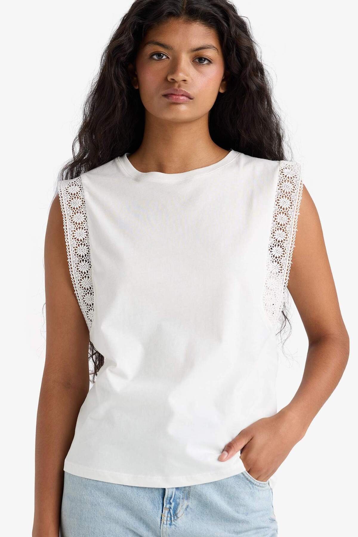 DeFacto 100% pamuk, standardni kroj, izvezena detaljna potkošulja od češljano...