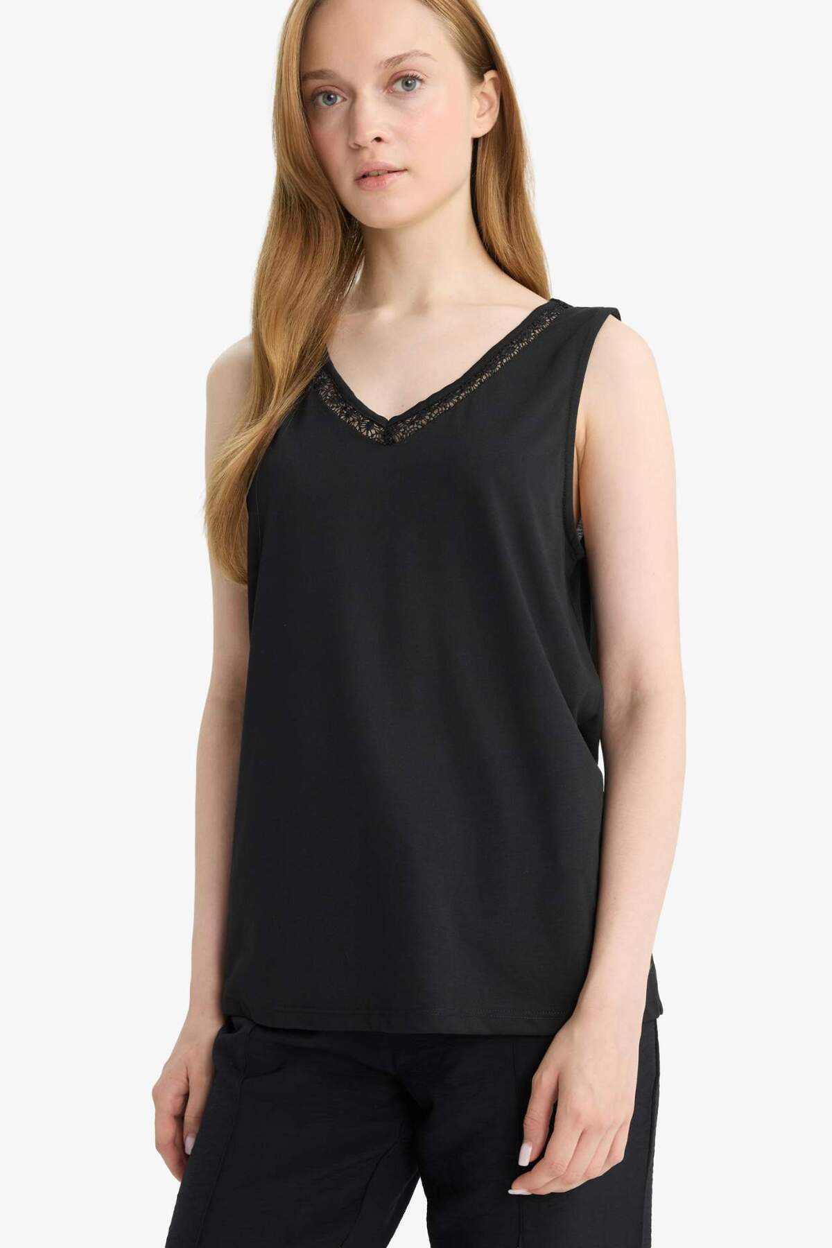 V-Neck Singlet with Lace Detail F9396AX25HS