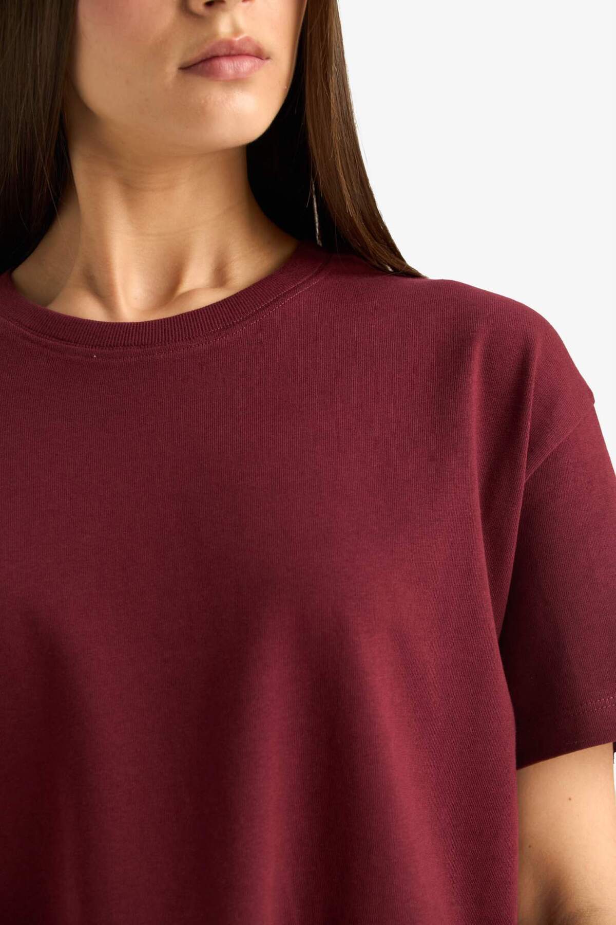 DeFacto Oversize Geniş Kalıp Bisiklet Yaka Basic Düz Bordo Kısa Kollu Tişört E4935AX25AU görsel 4