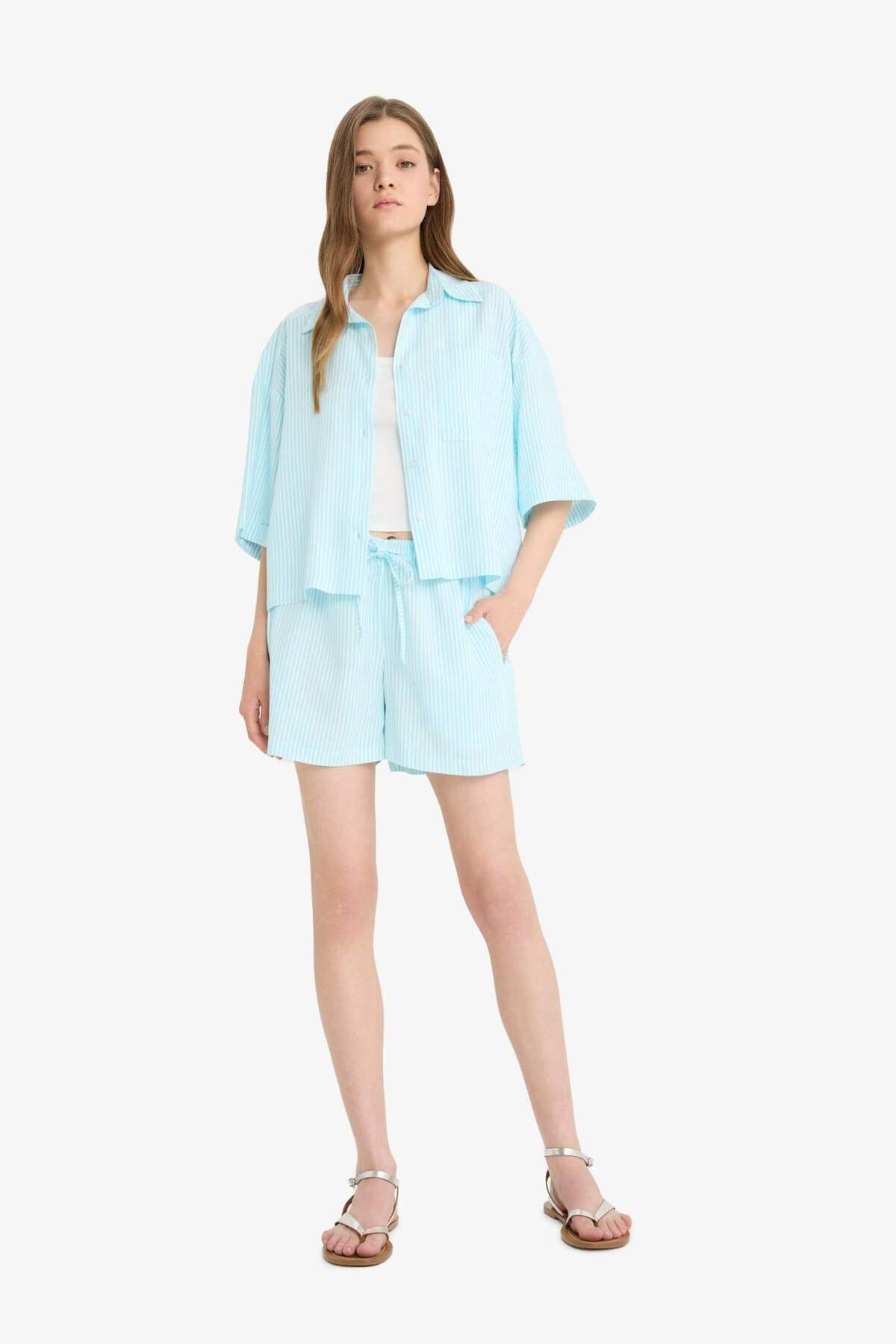 DeFacto A-Linien-Shorts mit normaler Taille und geradem Bein aus Leinenmischu...
